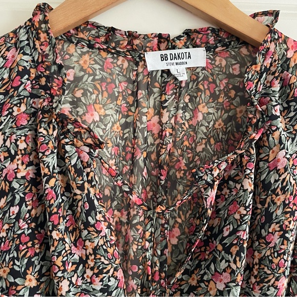 BB Dakota by Steve Madden Sleeveless Multicolor Floral Maxi Dress - Picture 4 of 14